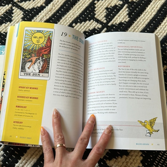 Rider Waite Smith Tarot Deck with Guidebook - Picture 3 of 3